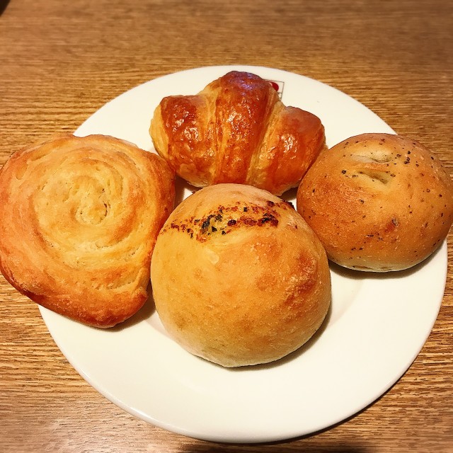 【新宿・他】パン食べ放題はプチパンがオススメ♪『BAQERT』ランチ