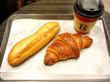 【東京駅】石窯焼きのパンを楽しめるベーカリーカフェ『Rod』感想
